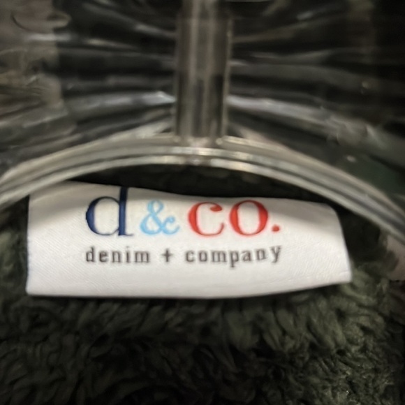 D&CO- hunter green lined vest - Picture 3 of 7